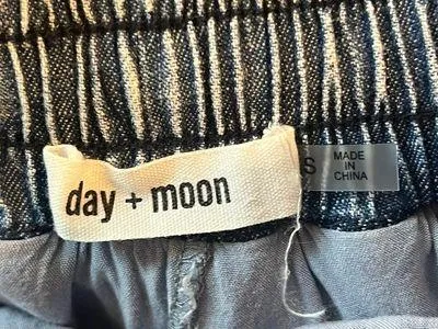 Day & Moon Jean Skirt - Image 4