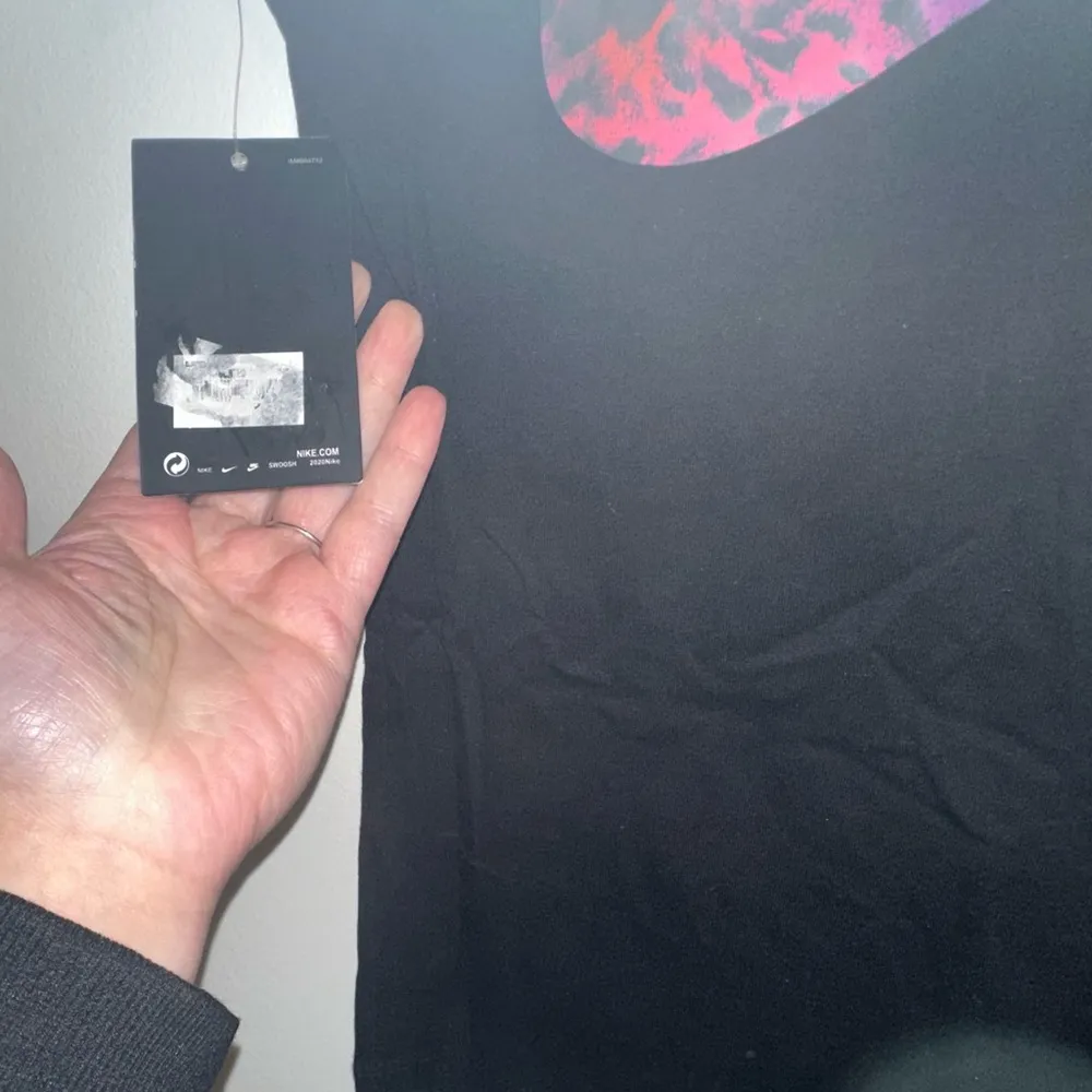 WOMENS NIKE NSW AIRXOTIC BOXY TEE multi color animal print logo size medium NEW - Image 8