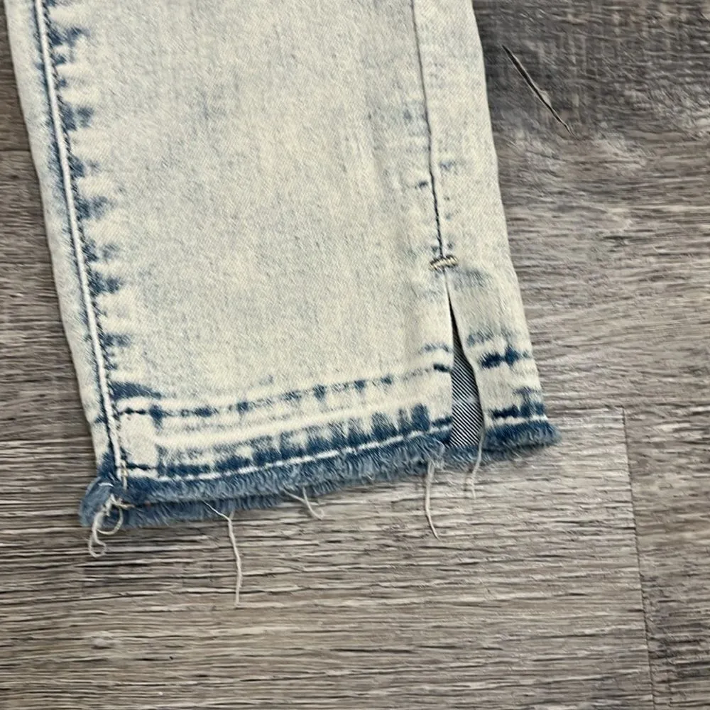 Articles of Society Los Angeles white washed light cropped jean 2” side slit 25 - Image 2