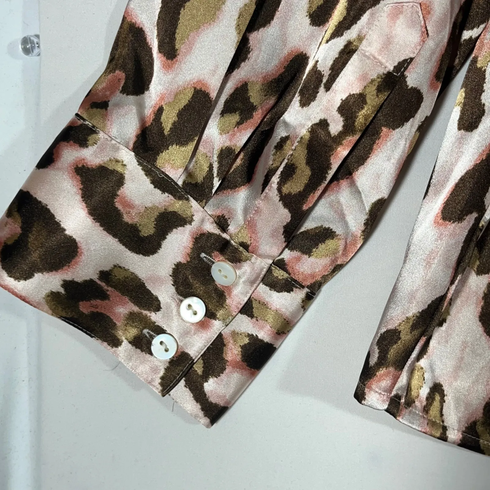 Chicos Women Leopard Print Button Front Long Sleeve Top Mob Wife Pink/Brown Sz 3 - Image 9