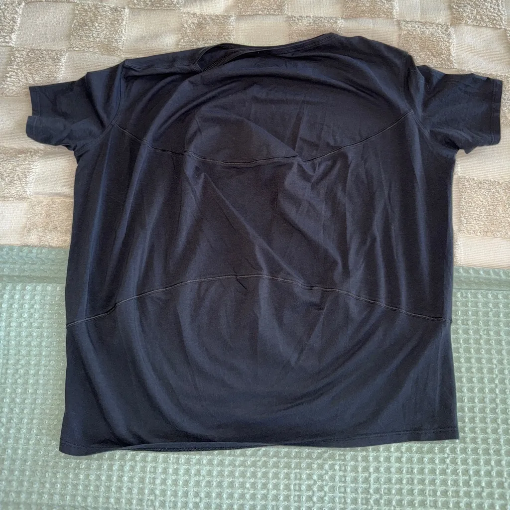 Lululemon Back in Action Black Short Sleeve Shirt - Image 3
