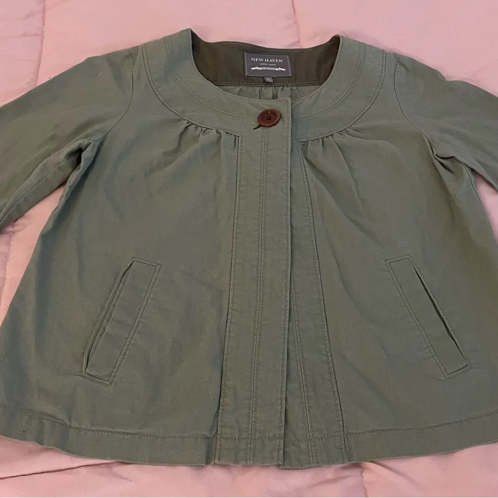 New Haven Supply Chino sage green linen blend lagenlook cropped cardigan, size S - Image 4
