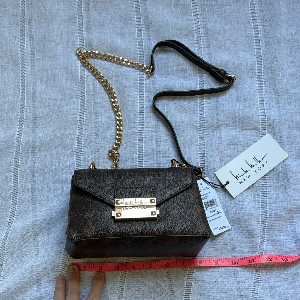 Nicole Miller NWT faux leather crossbody chain brown logo purse - Image 11