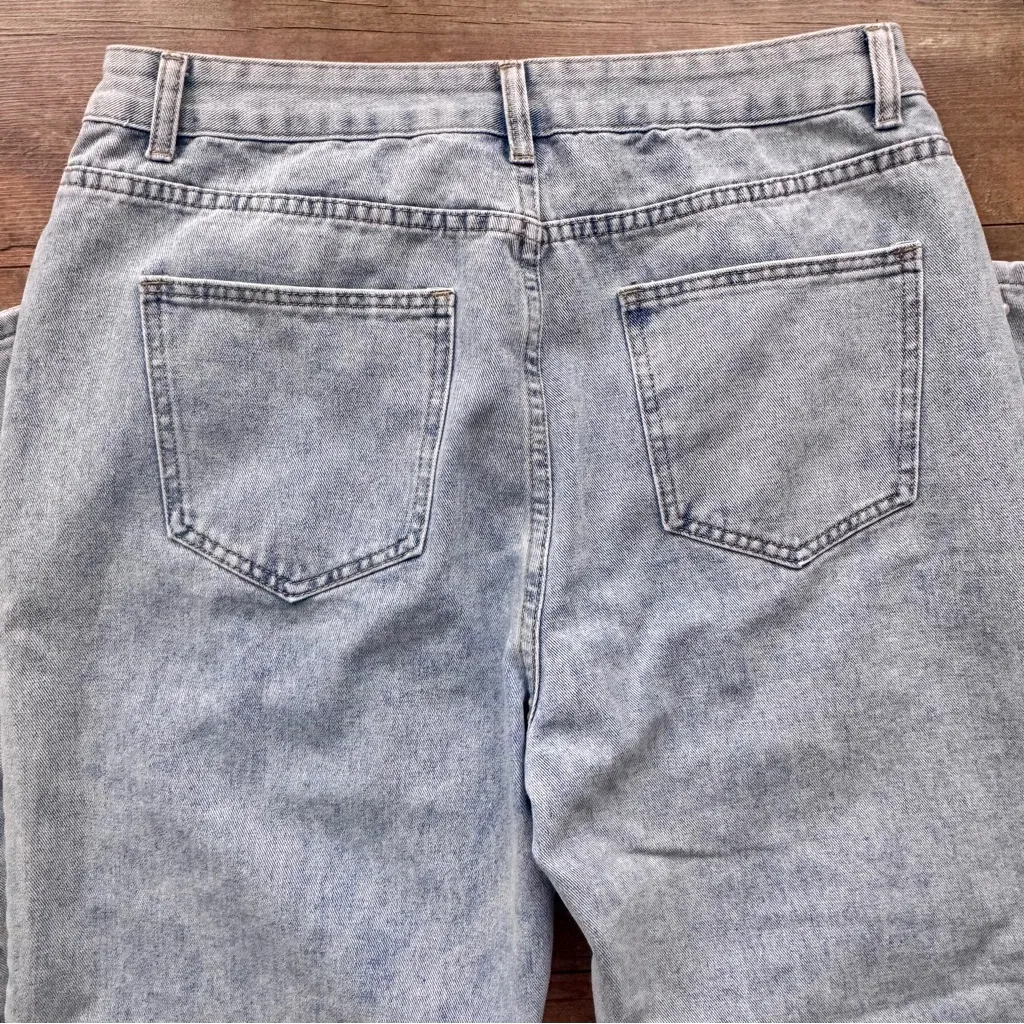 Amazon Women's Blue Pearl Embellished High Rise Straight Leg Jeans Size XXL - Image 6