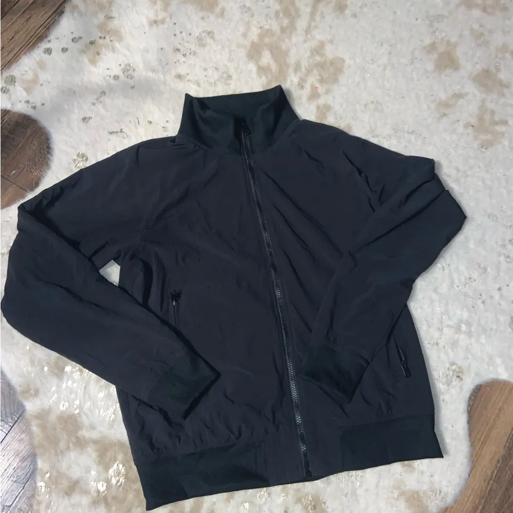 Athleta Brooklyn bomber jacket black || classic activewear spring workout casual - Image 4