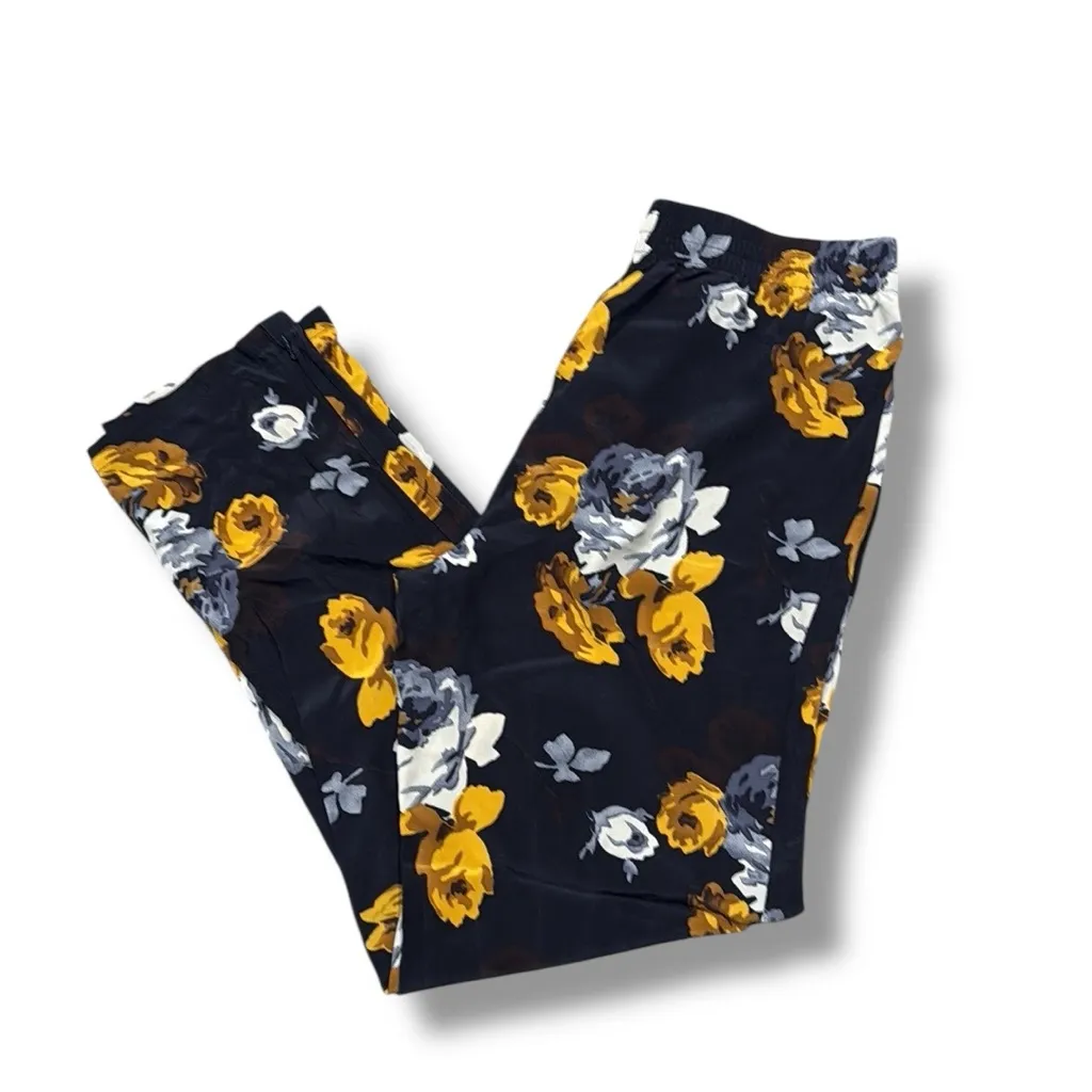 Theory Floral‎ Print Silk Pant Size 2 - Image 2