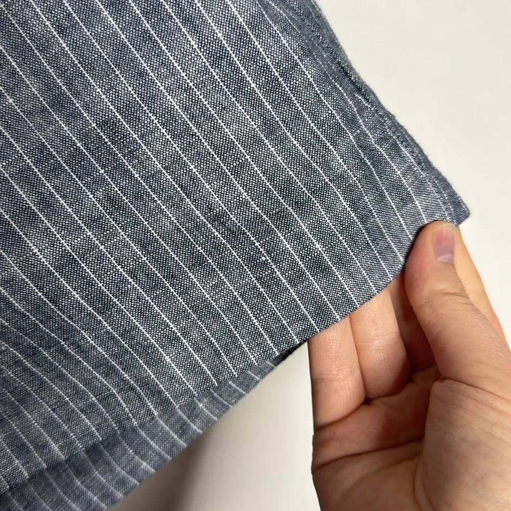 Banana Republic Factory pinstripe linen blend mini shorts size 0 Blue - Image 5