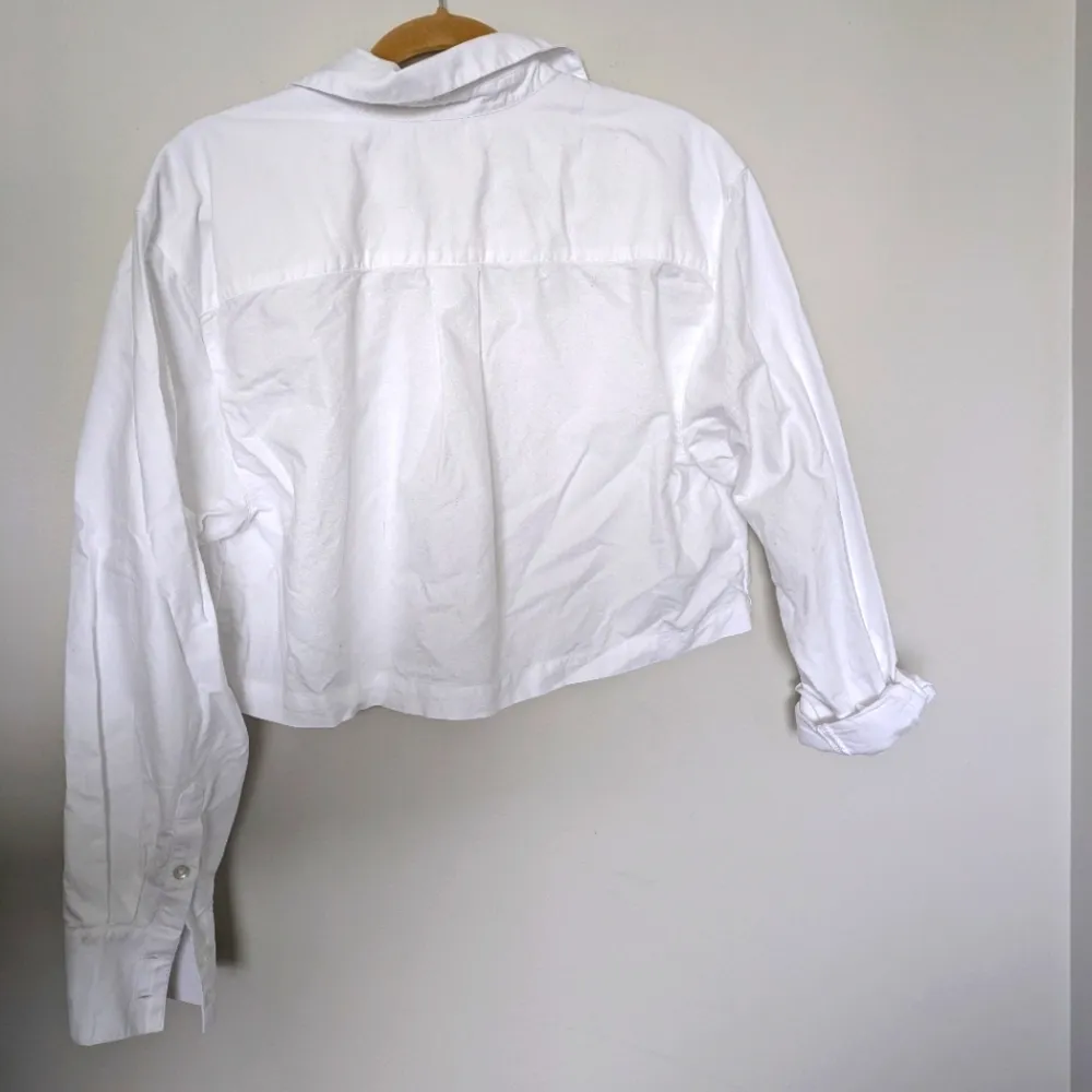 Open Edit White Cropped Shirt Sz M - Image 4