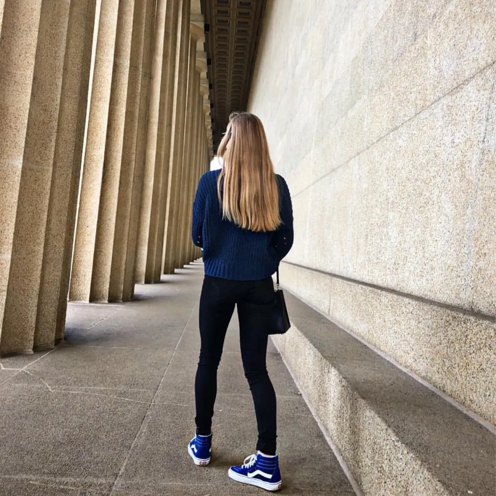 Hollister Deep Blue Women's Crew Neck Sweater - Image 2