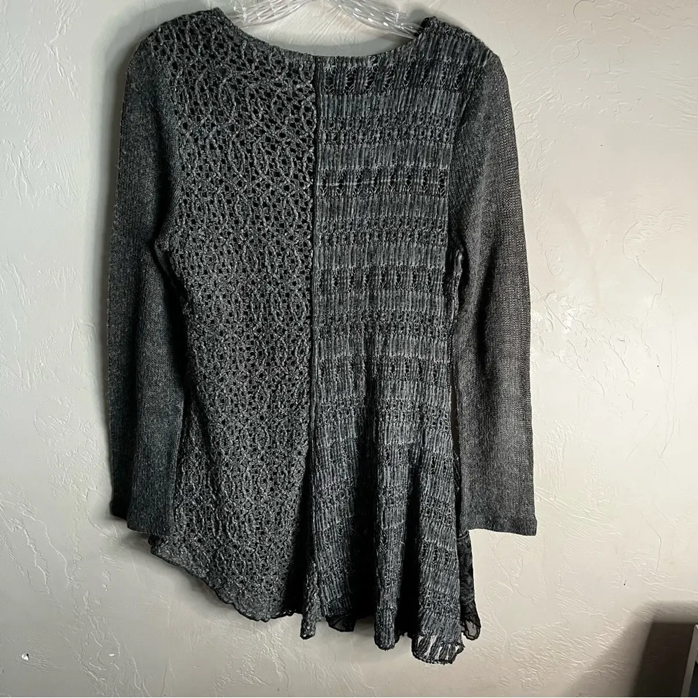 Adore‎ Black Gray Mixed Textiles Lagonlook Asymmetrical Floral Tunic Top - Image 7