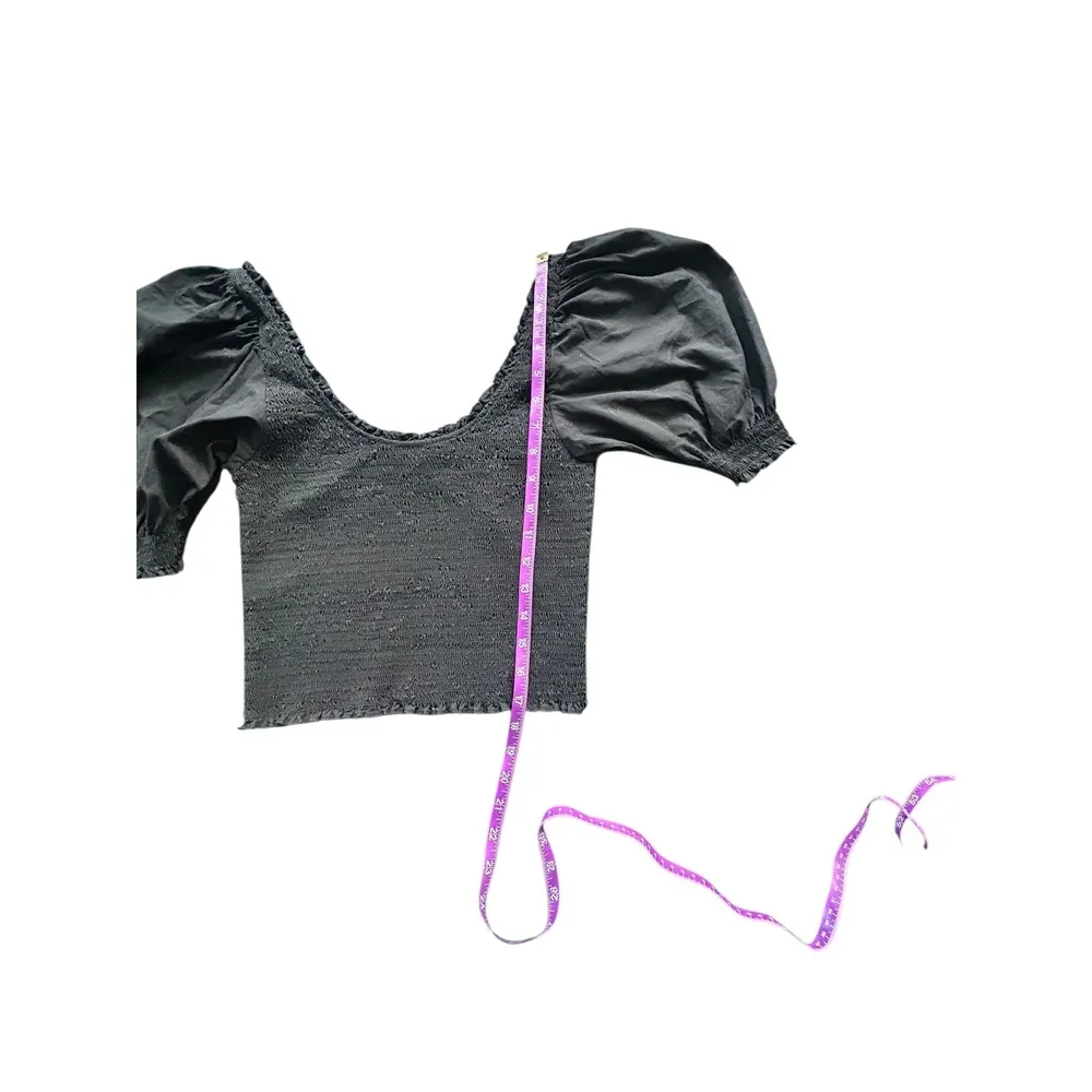 Hill House Black Aiko Nap Top
Smocked Puff Sleeve Cropped Blouse Size Small - Image 6