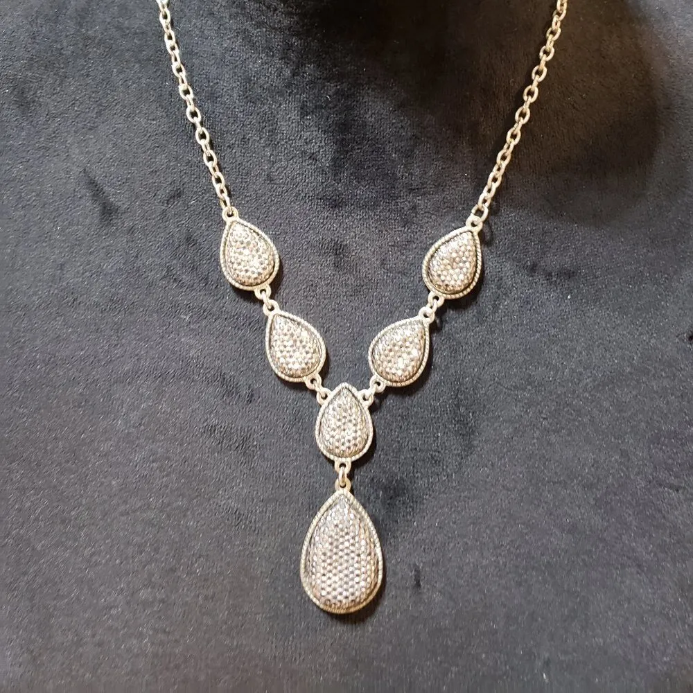 Womens Silver Plated Crystal Puffy Link Tear Drop V Shape Necklace with Lobster - Image 2