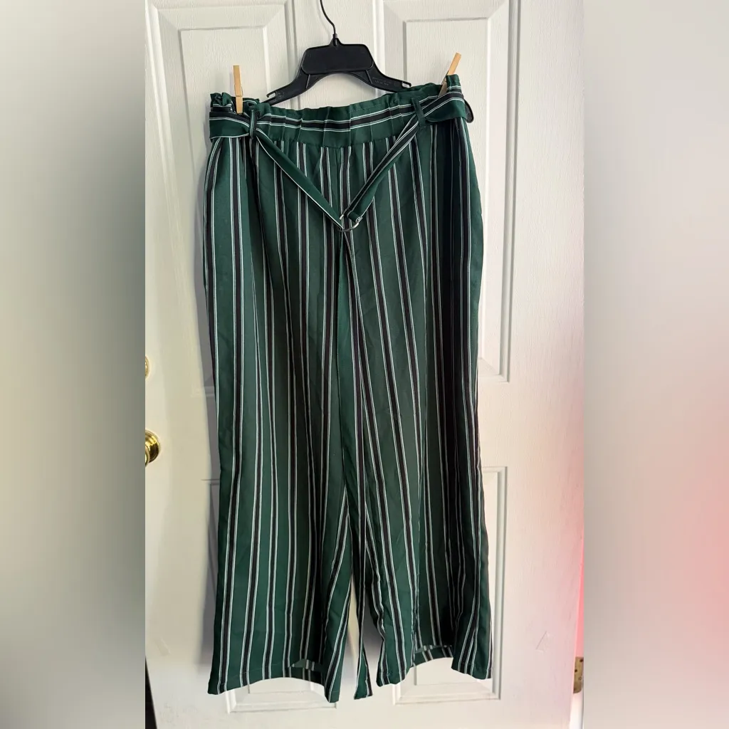 NWT- NEW LOOK Women’s Green Striped Wide-Leg Pants Belted SIZE 1X - Image 2