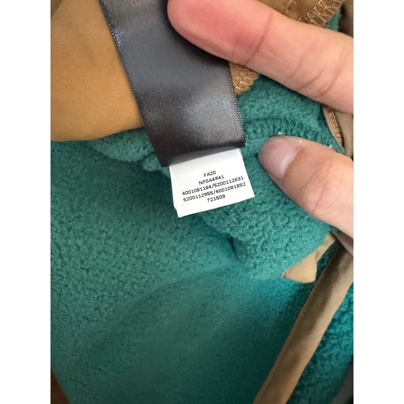 The Northface Women's Cragmont Fleece Jacket in Black/Green Size Medium - Image 5