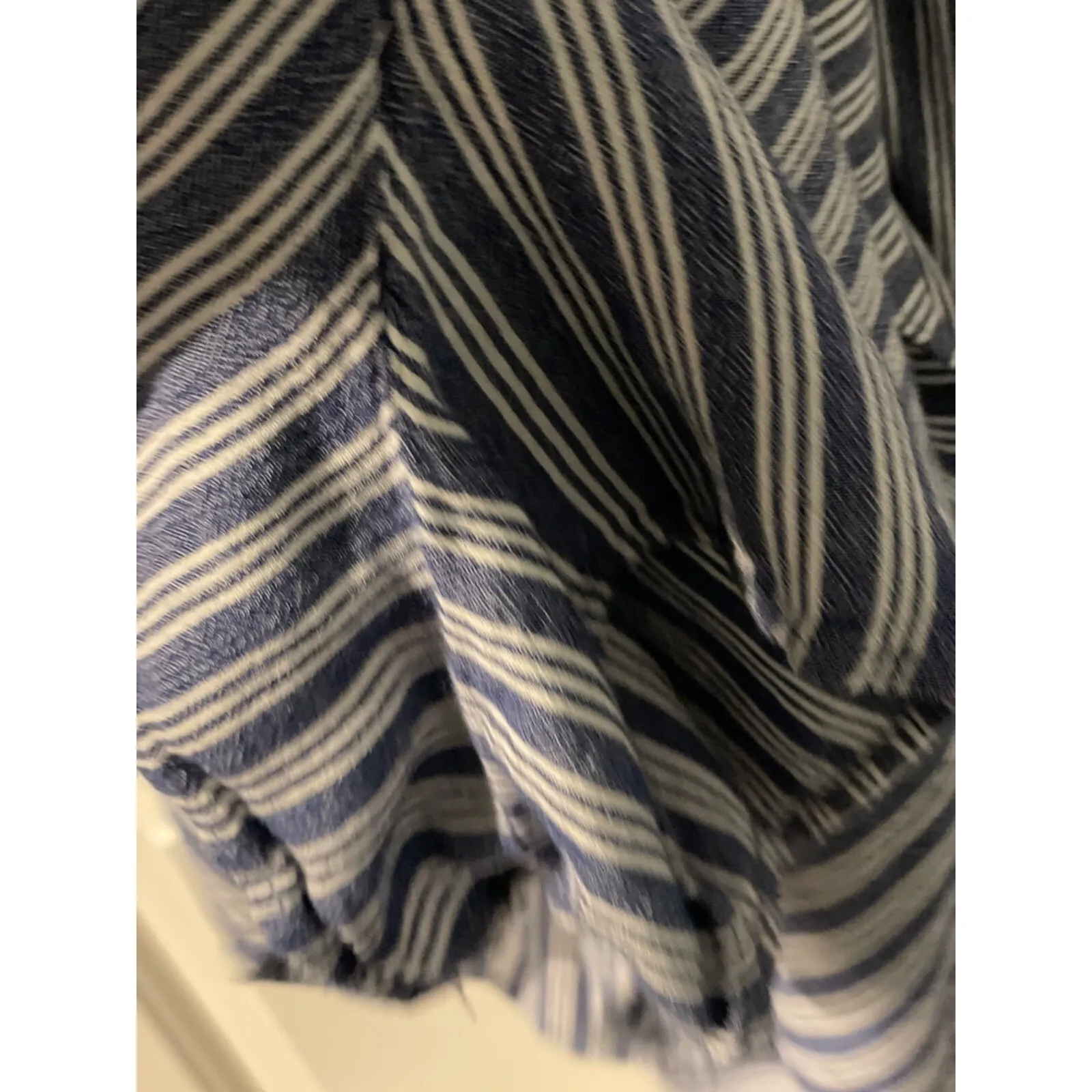 American‎ Eagle blue and white ruffle sleeve romper L Size L - Image 8