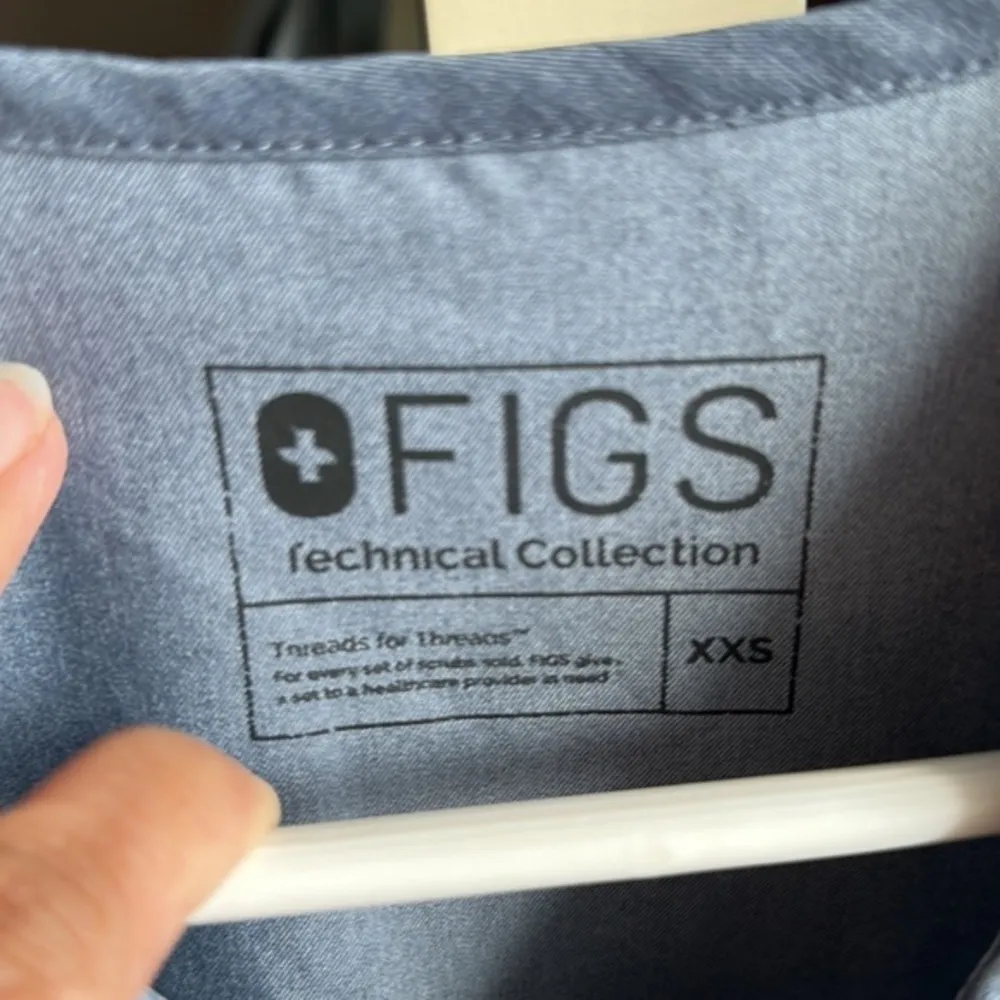 Figs V-Neck Casma 4 Pockets Medical Nurse Doctor Hospital SCRUB TOP Size XXS EUC - Image 4