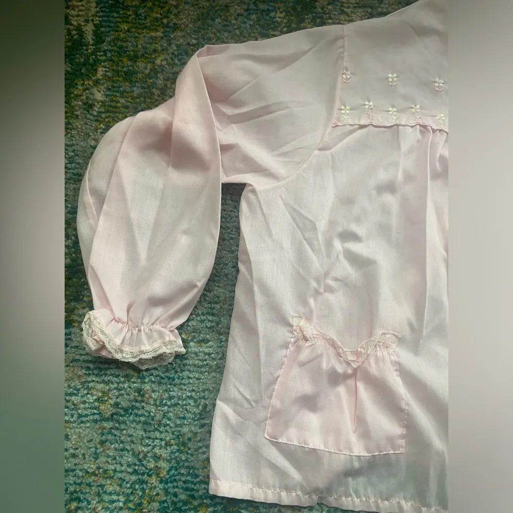 Vintage Katz eyelet floral pink bed jacket, size medium - Image 2