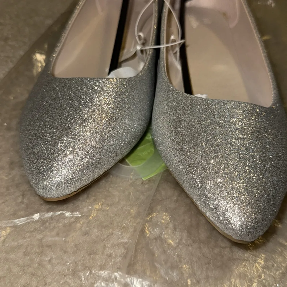 DB STUDIO Women’s Silver Glitter Ballet Flats size 7 W NWT - Image 5
