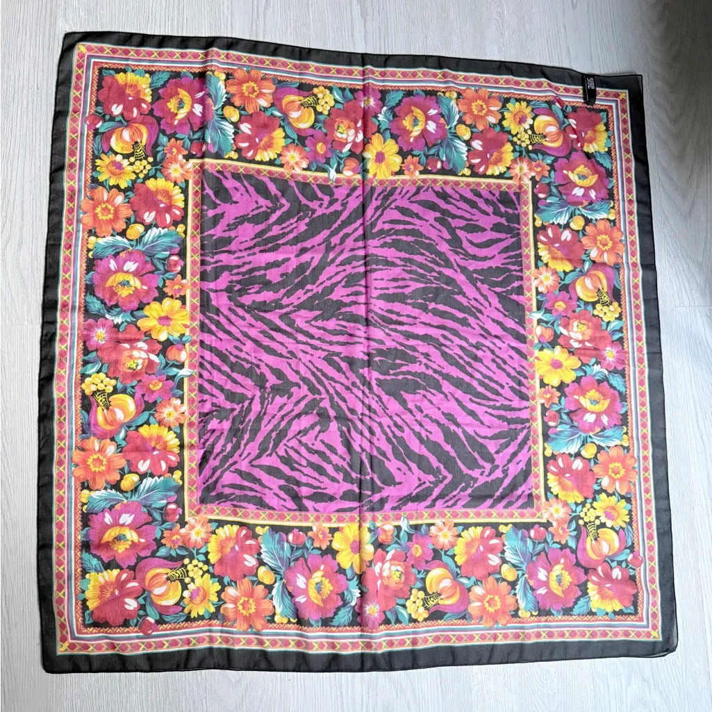 MORGAN TAYLOR Square Purple Floral Scarf Made in Italy 100% - Image 4