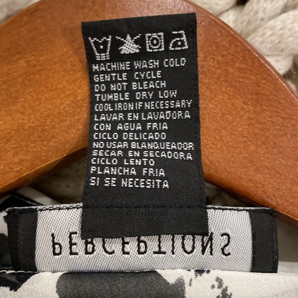 Perceptions New York black and white semi-sheer Blouse, size 18 - Image 5