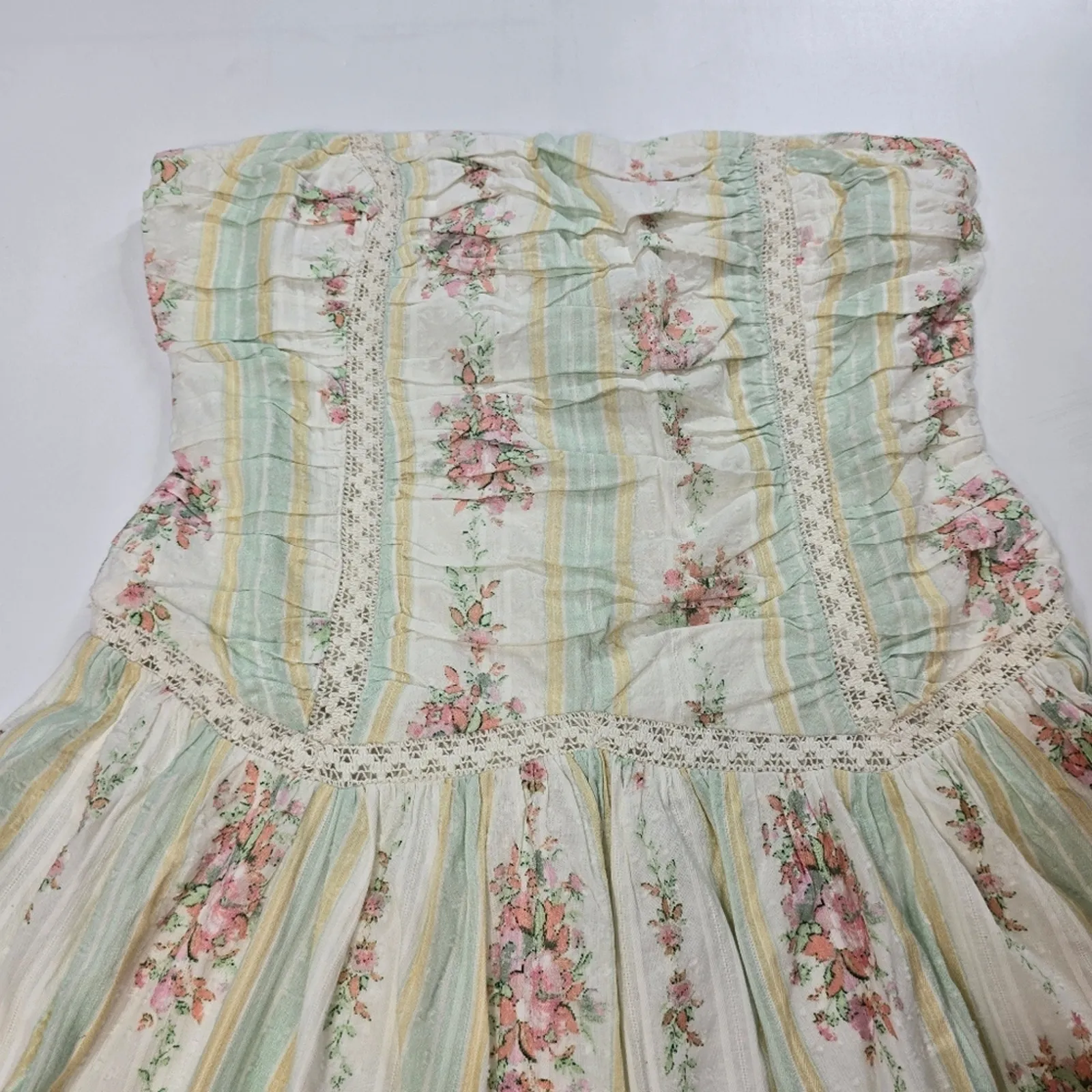 Tularosa Nellie Dress in Vintage Blue Floral Large - Image 4