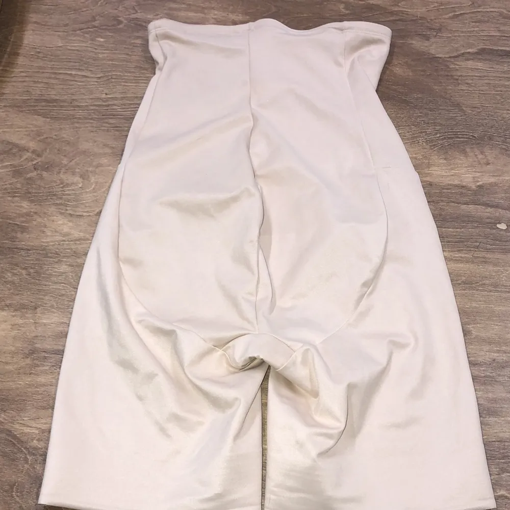 Cupio size large beige leg & tummy body shaper - Image 3