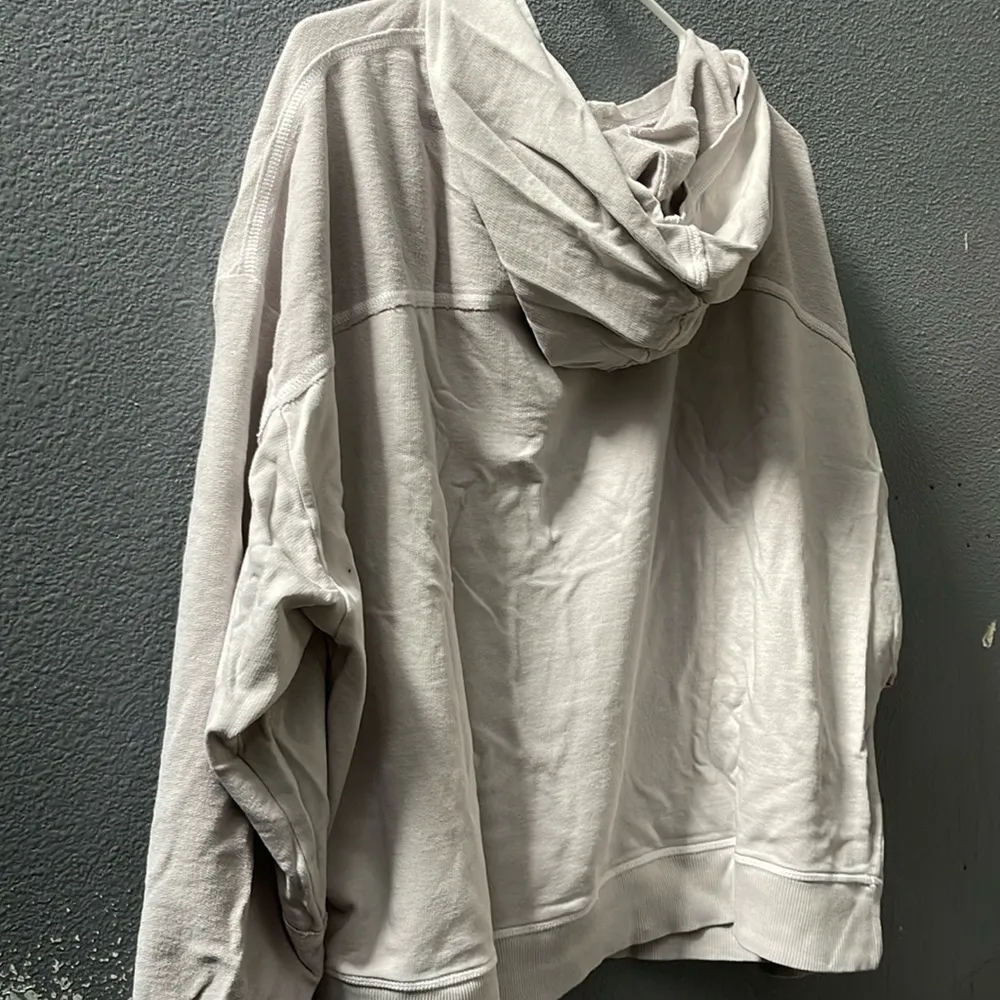 Urban Outfitters’Out From Under’ Ollie Sweatshirt Size Medium - Image 10