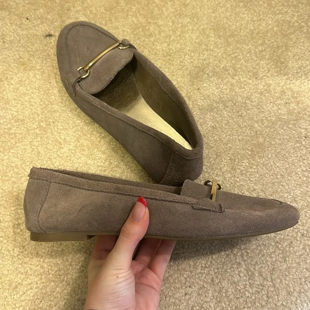 Mauve Limelight Loafers with Gold Hardware - Image 2