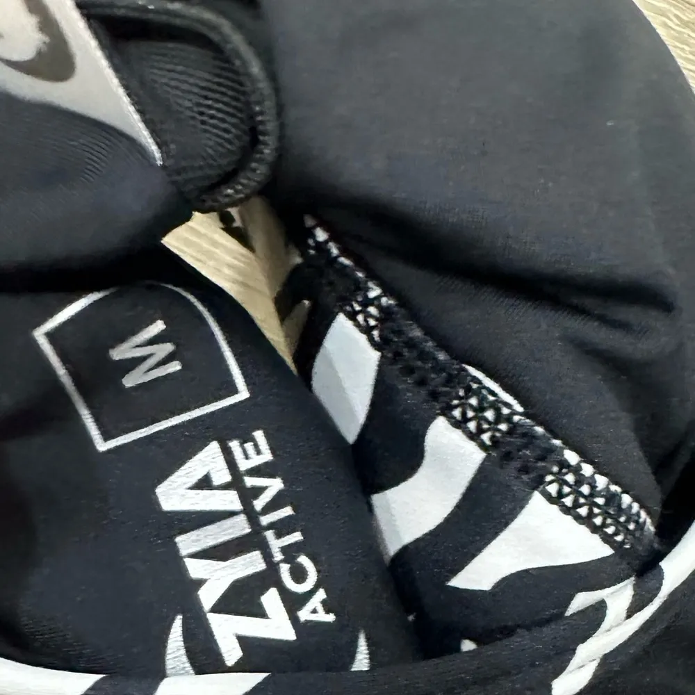 Zyia Active Safari Brilliant Black and White Unpadded Sports Bra Size M - Image 5