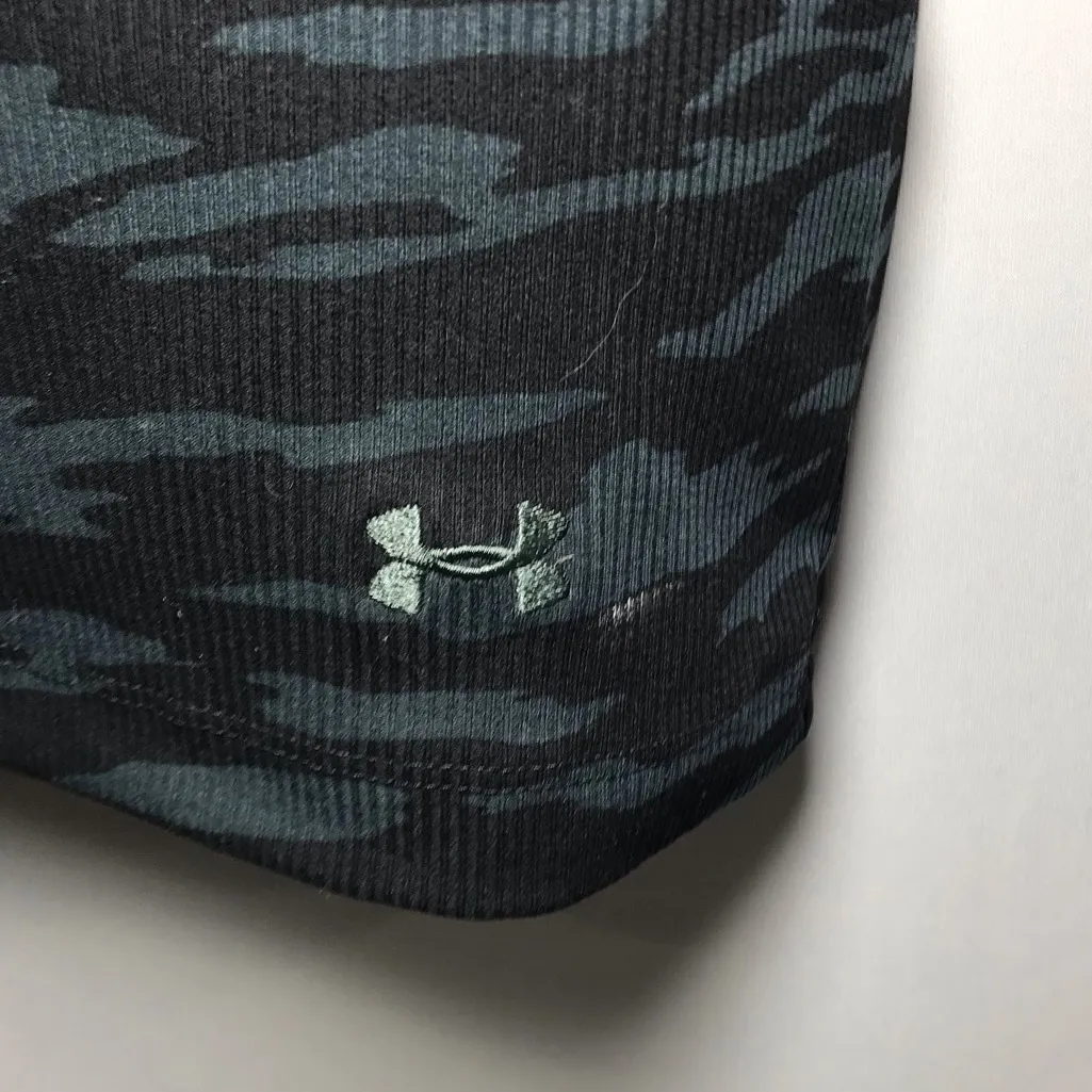 Under Armour Fitted Tank Top Size Medium - Image 3