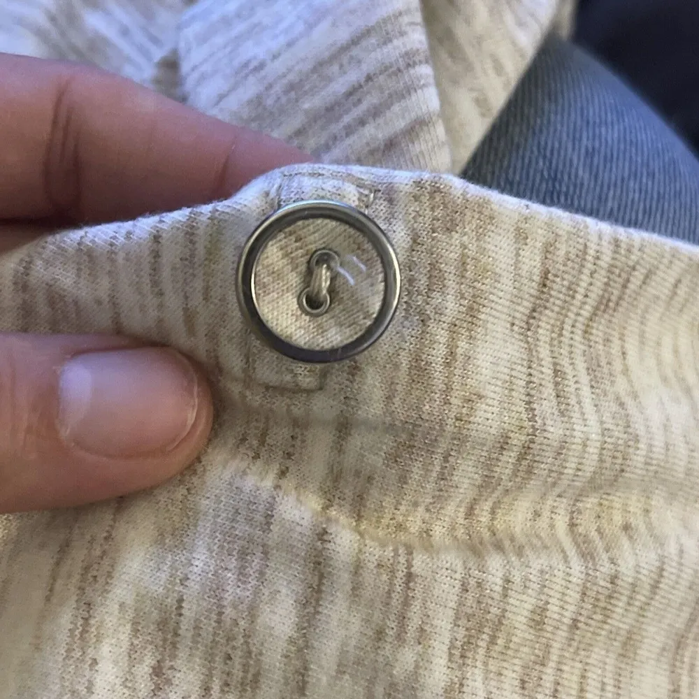 Isaac mizrahi Live Womens Blouse Size Small Beige Long Sleeve Button Space Dyed - Image 6