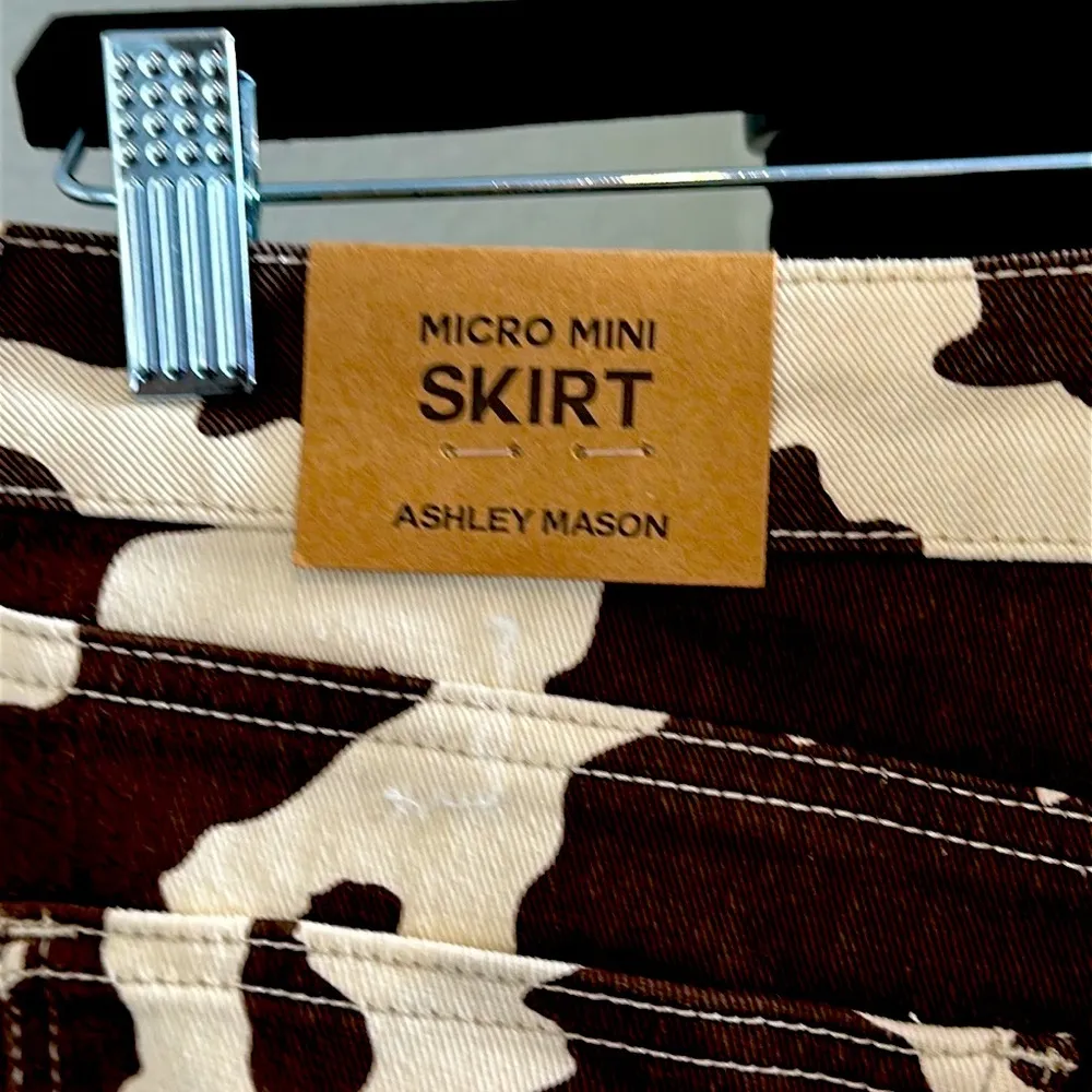 Ashley Mason Brown and Cream Patterned Mini Skirt - Image 4