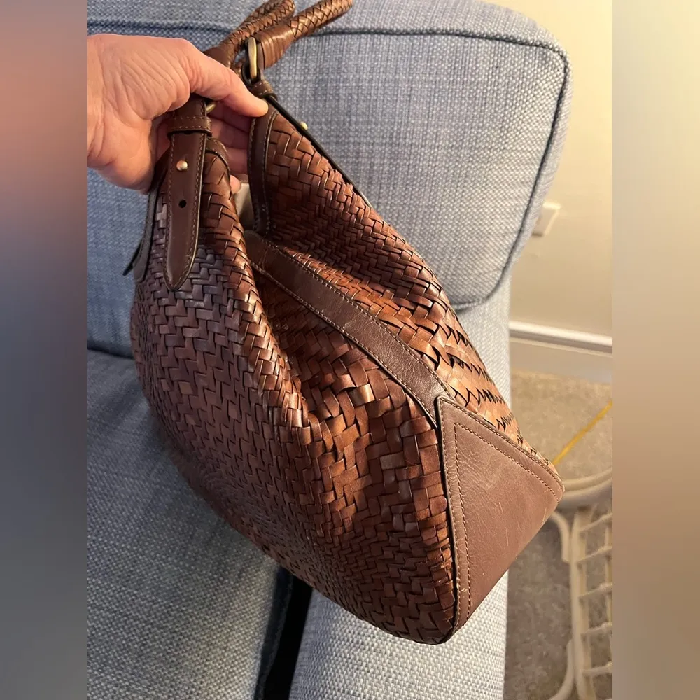 Cole Haan Genevieve Weave Brown Lg Triangle Handbag- bag sold out on website - Image 4