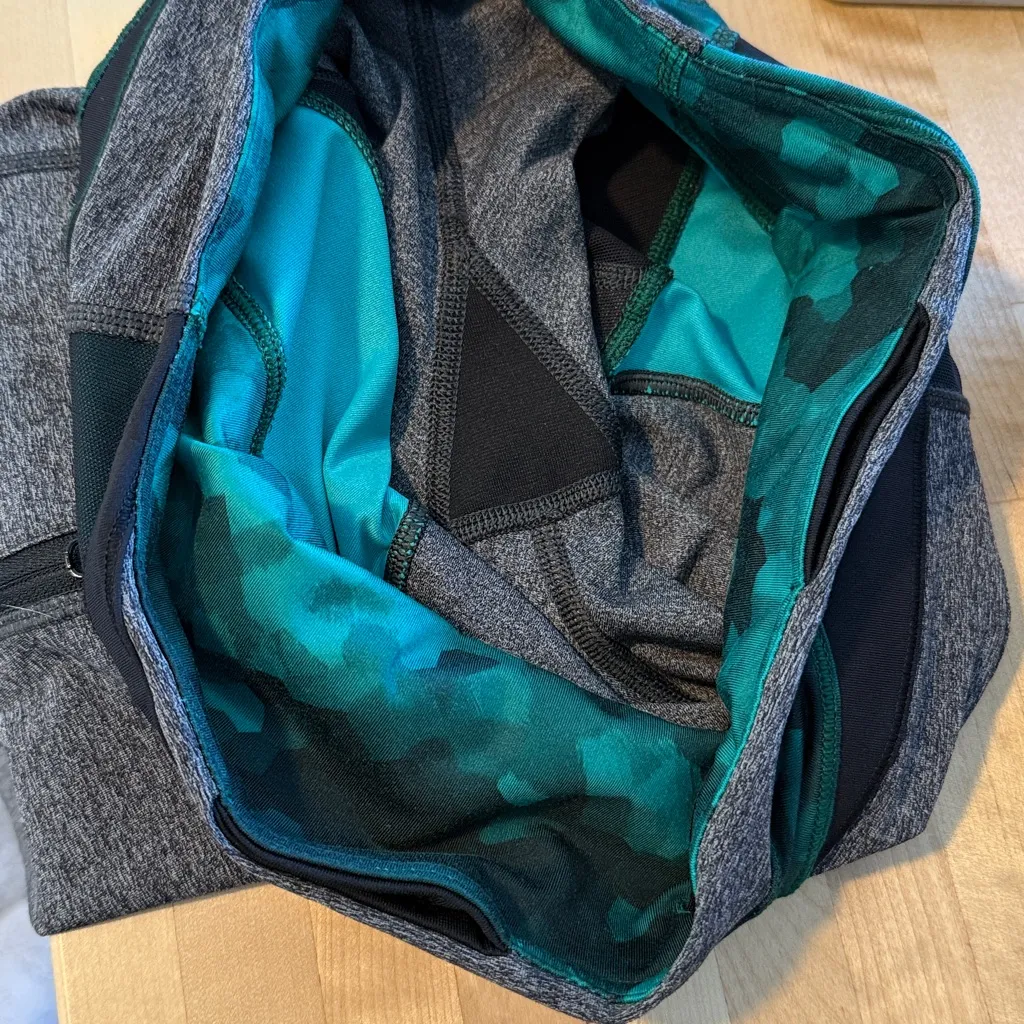 Lululemon Athletica Mid-Rise Camo Trim Colorblock Capri Mesh Legging w/Pockets 6 - Image 5