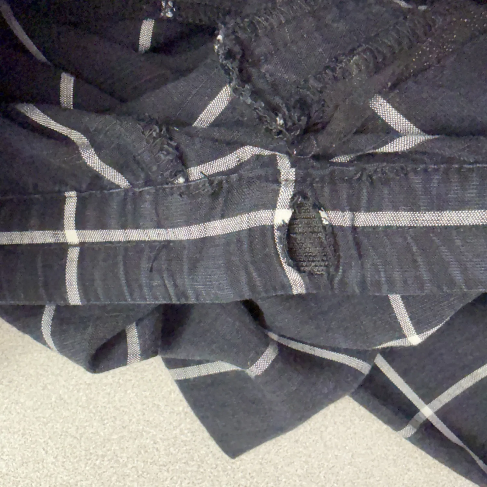 Marine Layer Allison Tencel Pants Womens Medium Black Windowpane Elastic Crop - Image 9