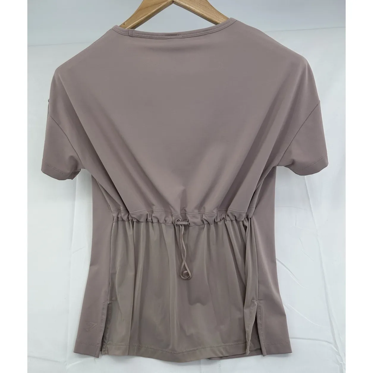 Gymshark Women's Blush Pink Mauve Cinch Back Mesh Short Sleeve Small Top - Image 4