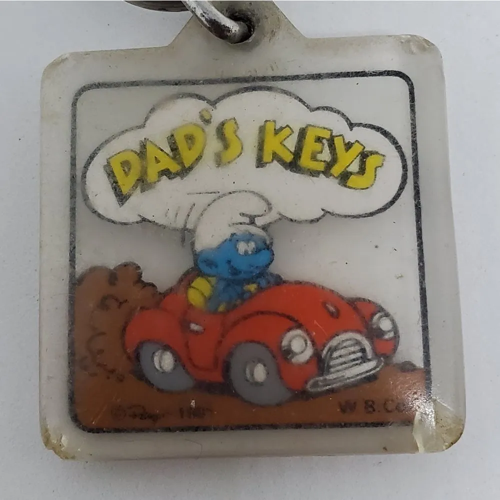 Vintage Smurfs Driving Car Dad's Keys Keychain Red - Image 3