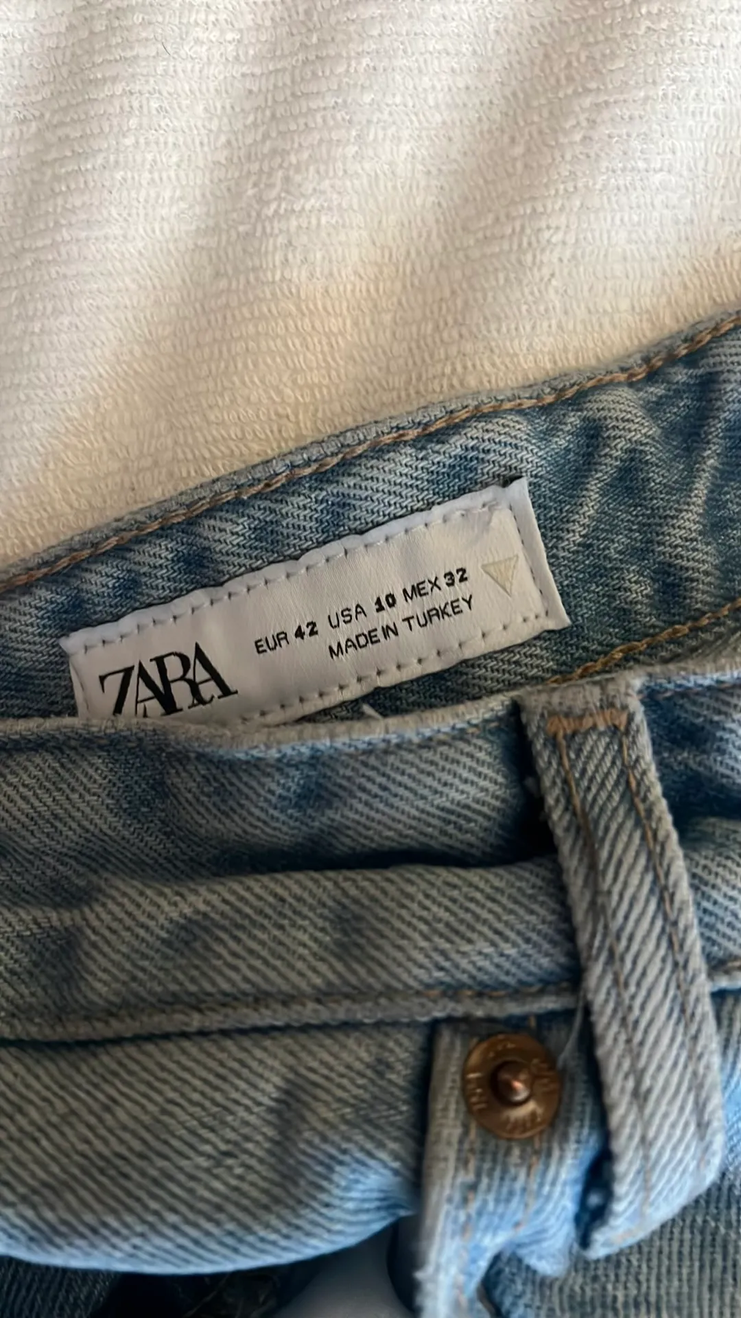 ZARA Wide-Leg Jeans High-Waisted Women’s size 10 - Image 4
