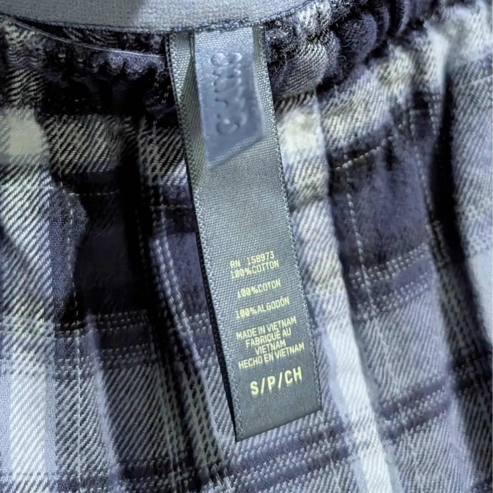 SKIMS Gray Plaid Pajama Set - Image 9