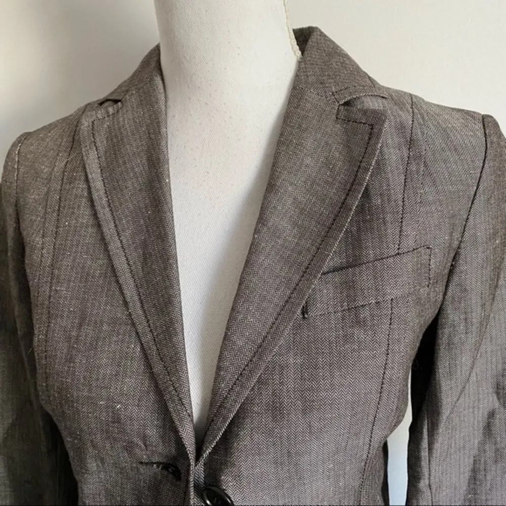 Benetton • Taupe Tan Grey Button Front Blazer - Image 32