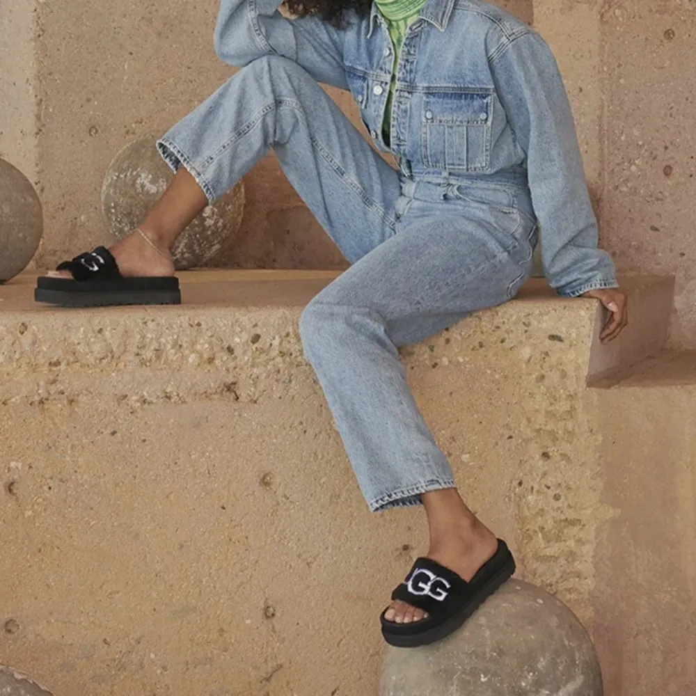 UGG Logo Black Laton Fur Slide - Image 2