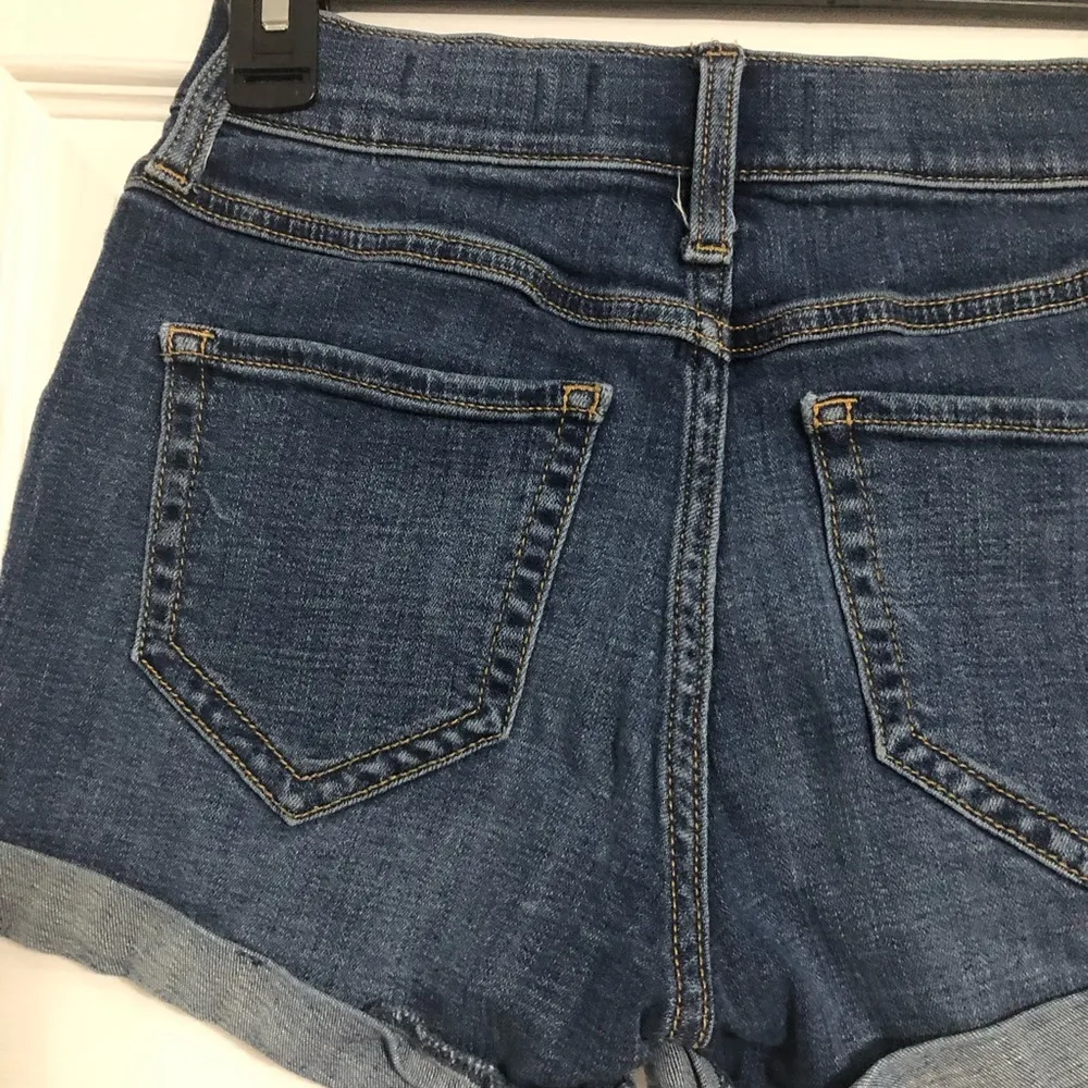 Hollister buttonfly high Rise shortie stretch women size 1/25 cuffed jean shorts - Image 9