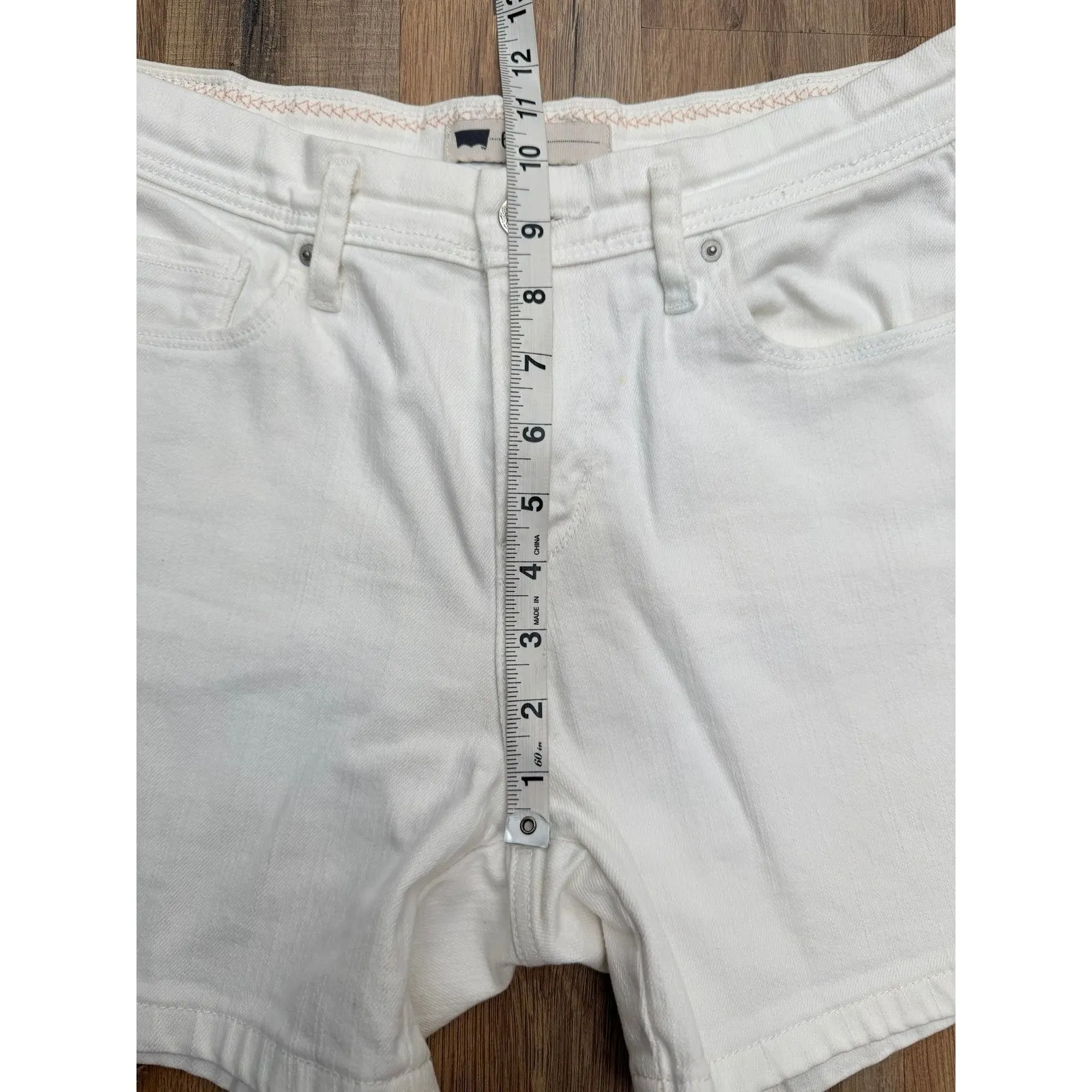 Levi's White Denim Shorts Women's Size 6 Cotton Stretch Casual Summer - Image 8