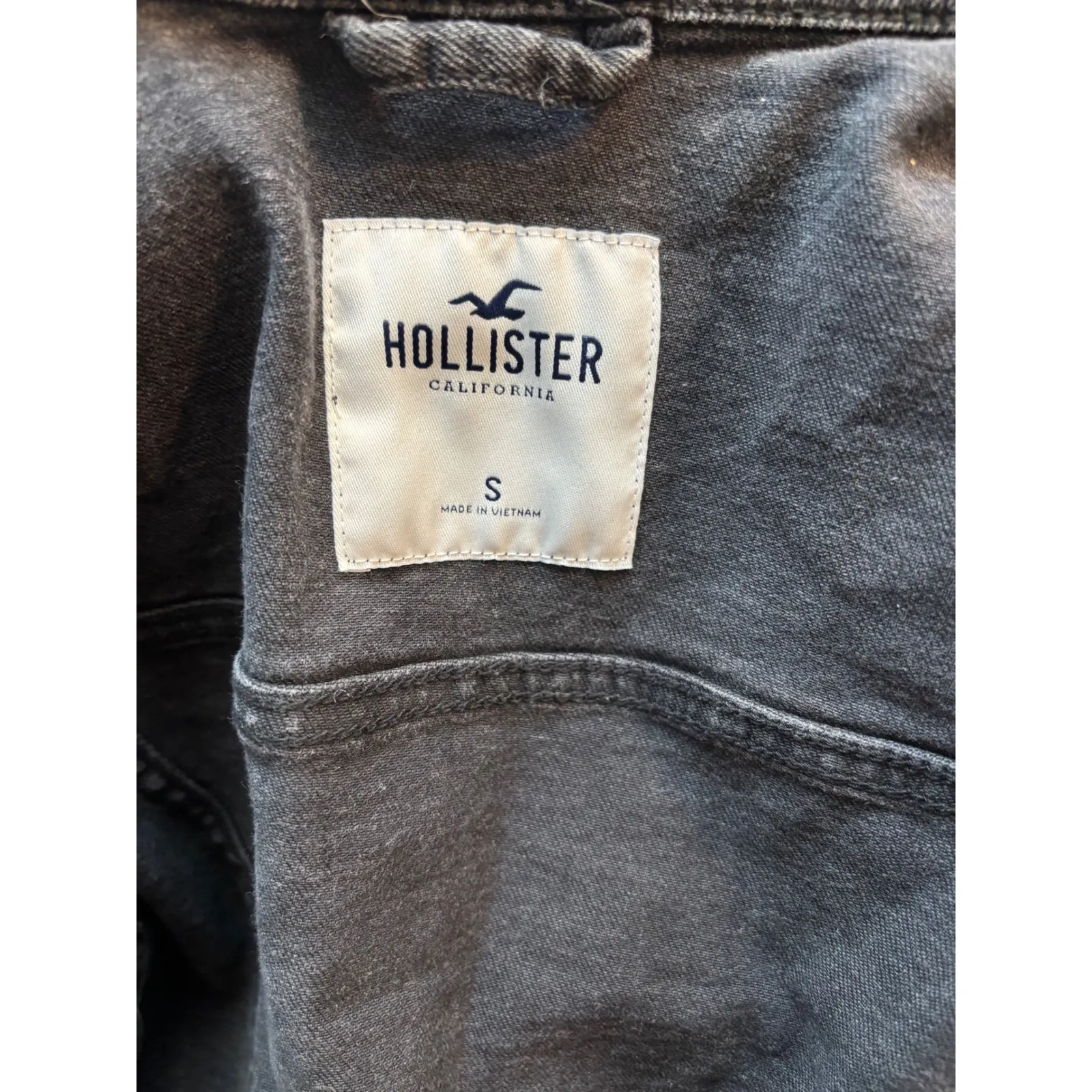 Hollister Black Wash Cropped Denim Jacket | Frayed Hem | Size Small MSRP $100 - Image 2