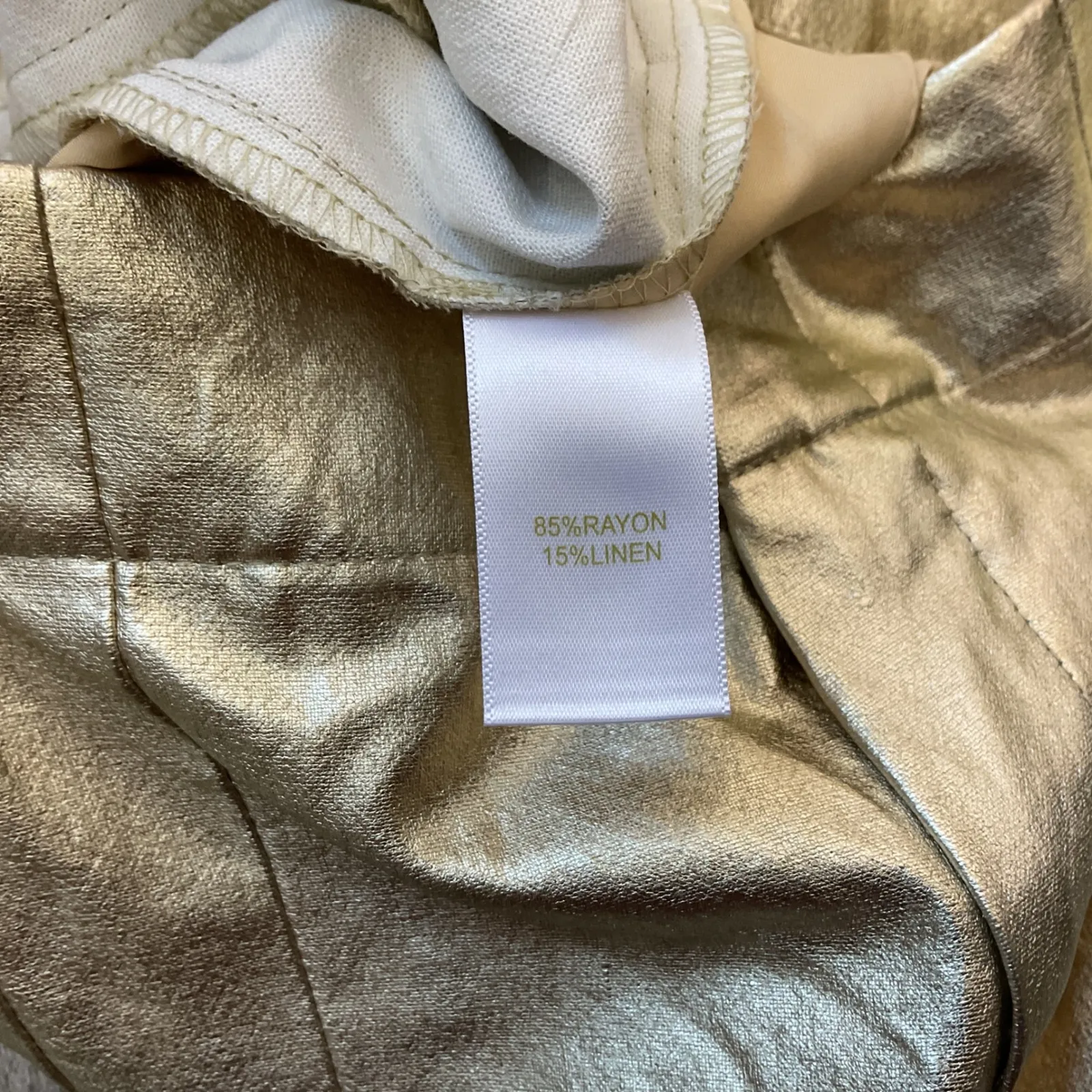 House of Harlow 1960 Gold Foil Pleated High Waisted Shorts Womens Size S - Image 4