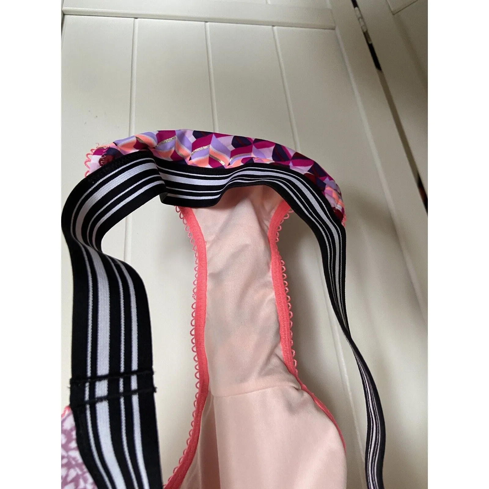 Victoria's Secret Womens Bikini Bottoms Sz M Cheeky Geometric Foil‎ Coral Purple - Image 4