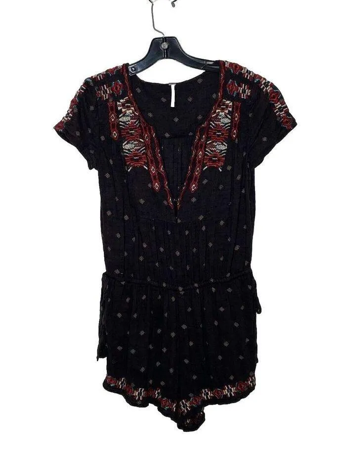Free People Black Red Embroidery Short Sleeve Romper Size Small missing a hook - Image 8