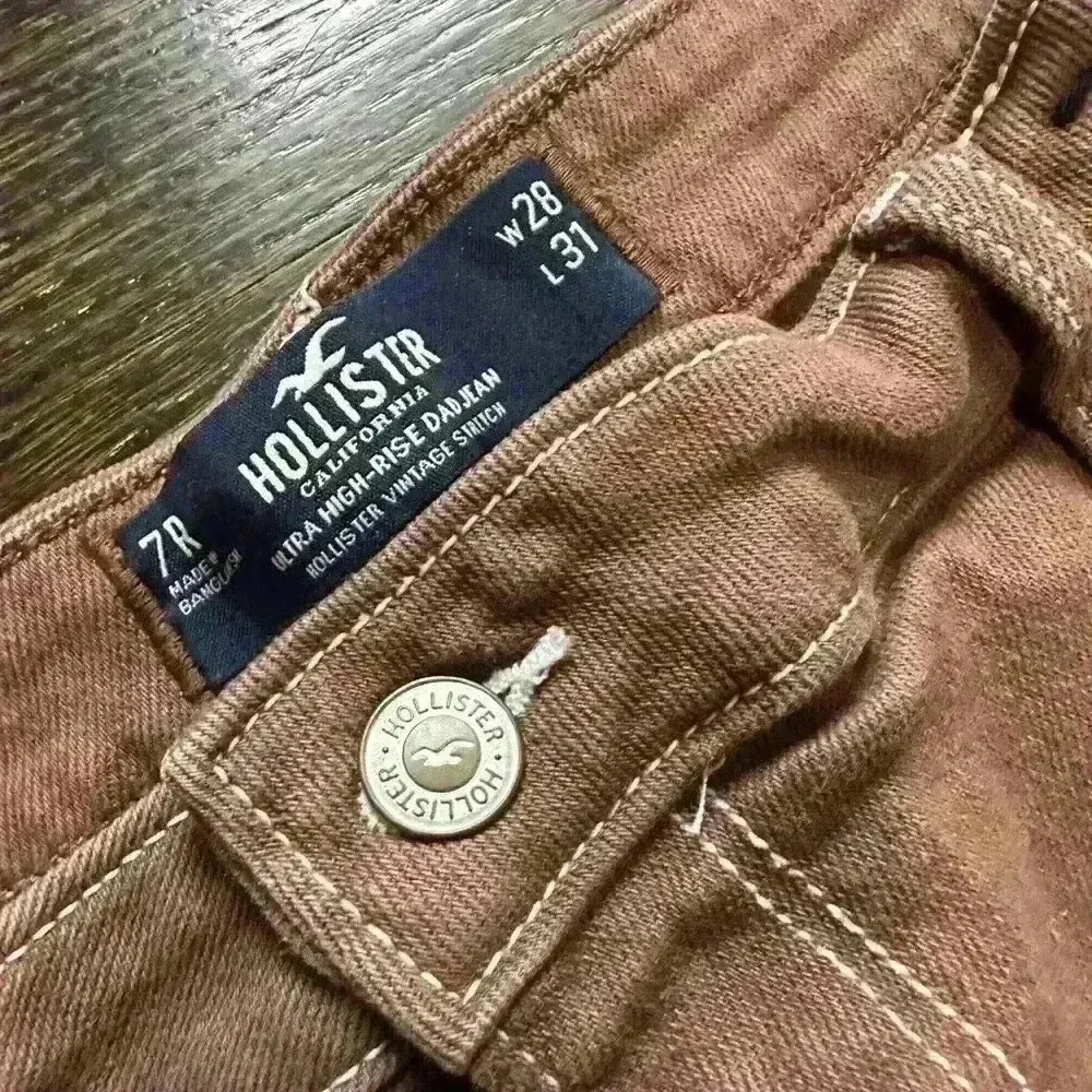 Hollister California Ultra High Rise Dad Jeans.Vintage Stretch. Size 7R.W28. L31 - Image 5