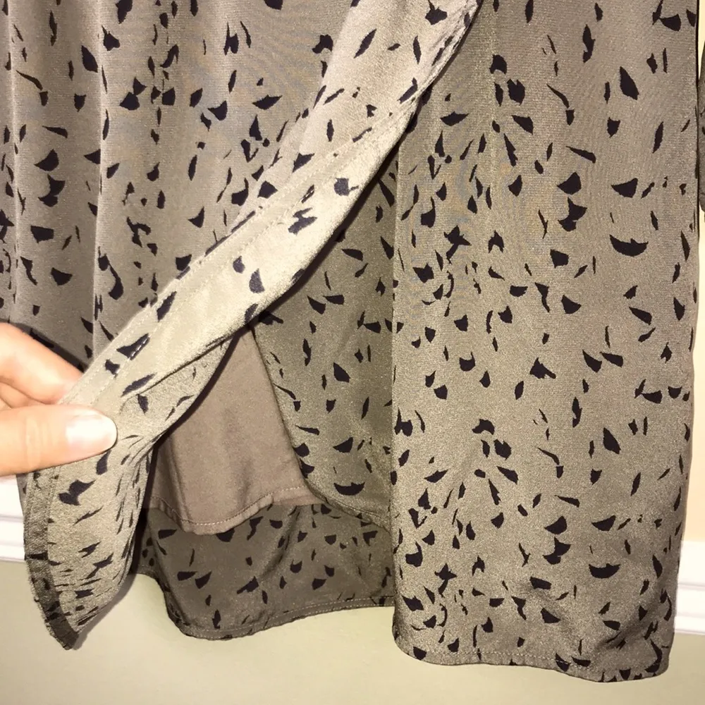 Broadway & Broome Women’s Silk Taupe Black Patterned Faux Wrap Skirt Dress Brown Size 4 - Image 4