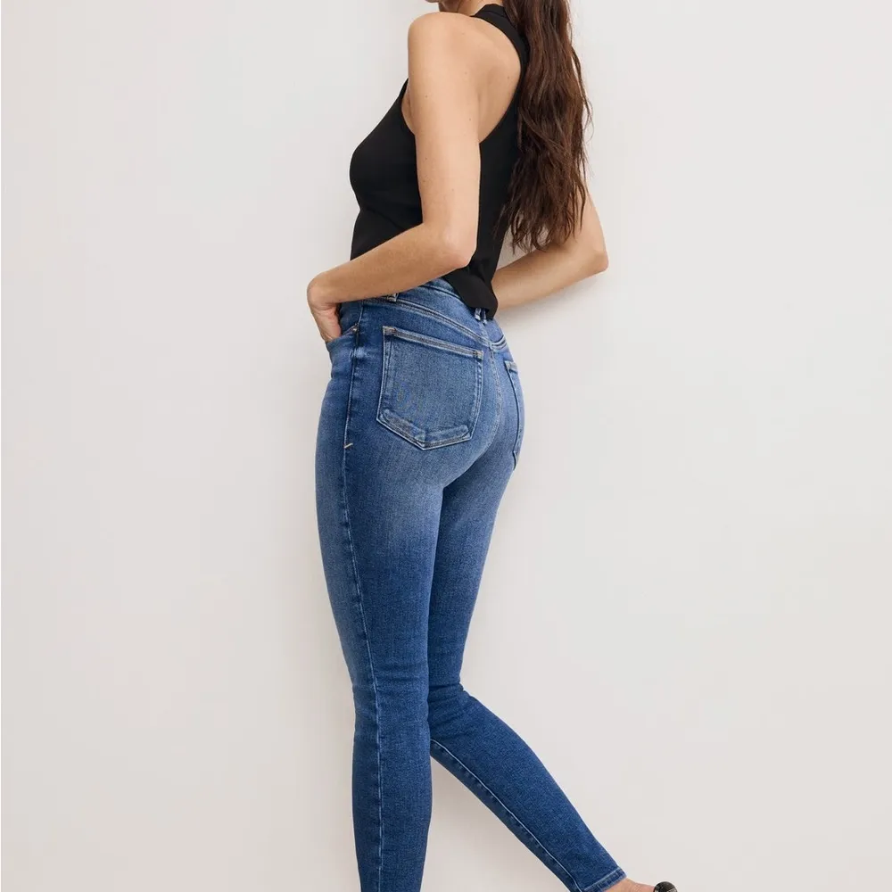 Good American Good Waist High Rise Skinny Jeans in Indigo 312 Wash Size 8/29 - Image 2